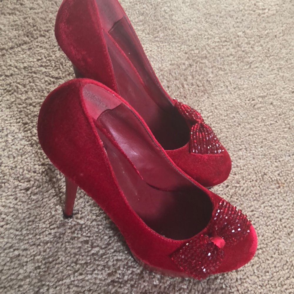 Red bow stilettos